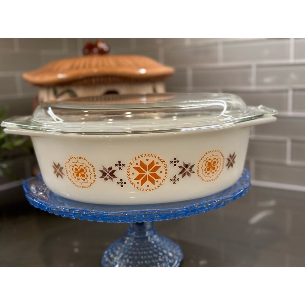 Vintage Pyrex 2.5QT Town and Country 045 Oval Casserole W/ Lid